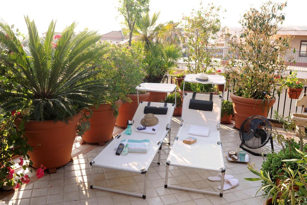 شقة Terrazza Pavone آتْشّي كاستيلّو الغرفة الصورة