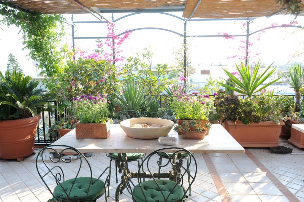 شقة Terrazza Pavone آتْشّي كاستيلّو الغرفة الصورة